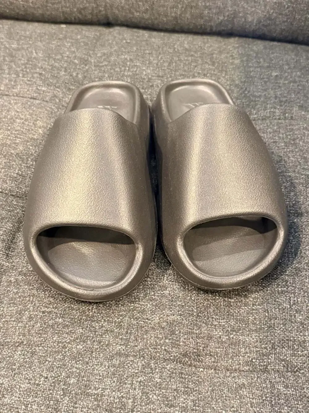 Adidas Yeezy Slide ‘slate grey' Foam Sandals - 9M, no box.